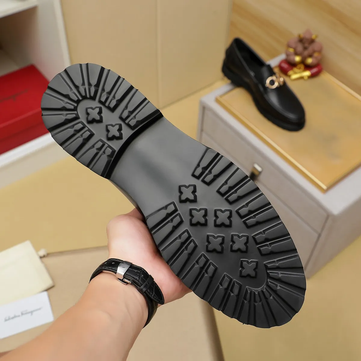Men's shoes 💰440 Ferragamo [Ferragamo] top imported suit men's shoes 💯Original copy of the official website, product materials: selected imported embossed calfskin + luxury hardware buckle accessories ~ imported water-dyed cow 🐂 leather lining. Strong three-dimensional visual effect, original combination outsole, multiple colors available😘 Size: 39-44 (38.45.46. Customized)